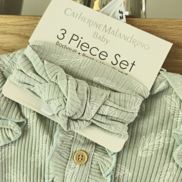Catherine Malandrino 3 Piece Baby Set - Picture 6 of 6